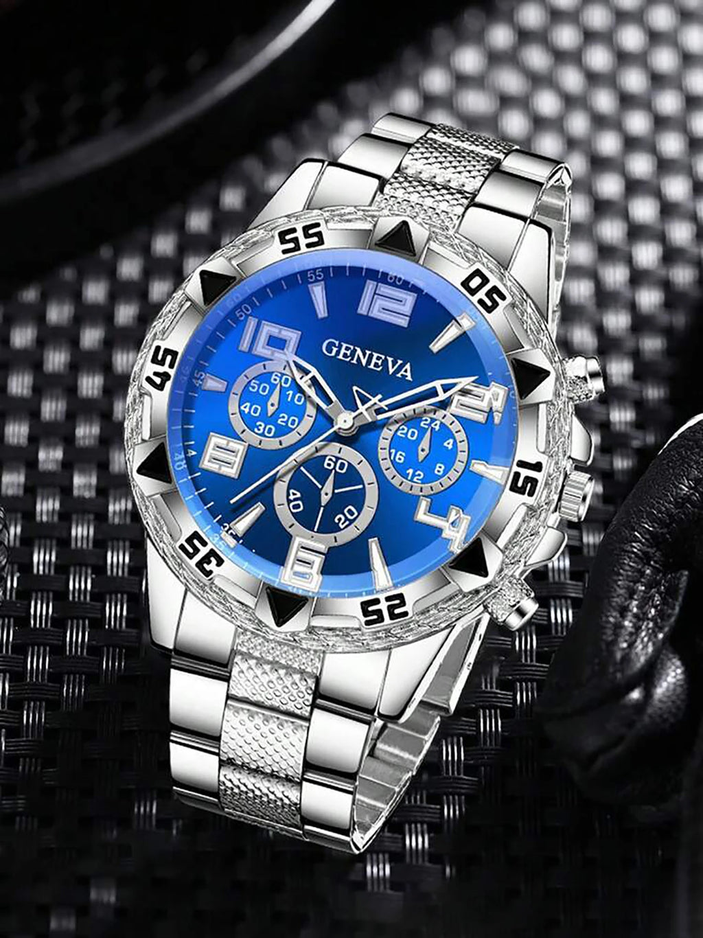trendy and fashionable men's quartz watch, paired with a chain set, wallet, keychain. Suitable as a Father's Day or birthdaygift