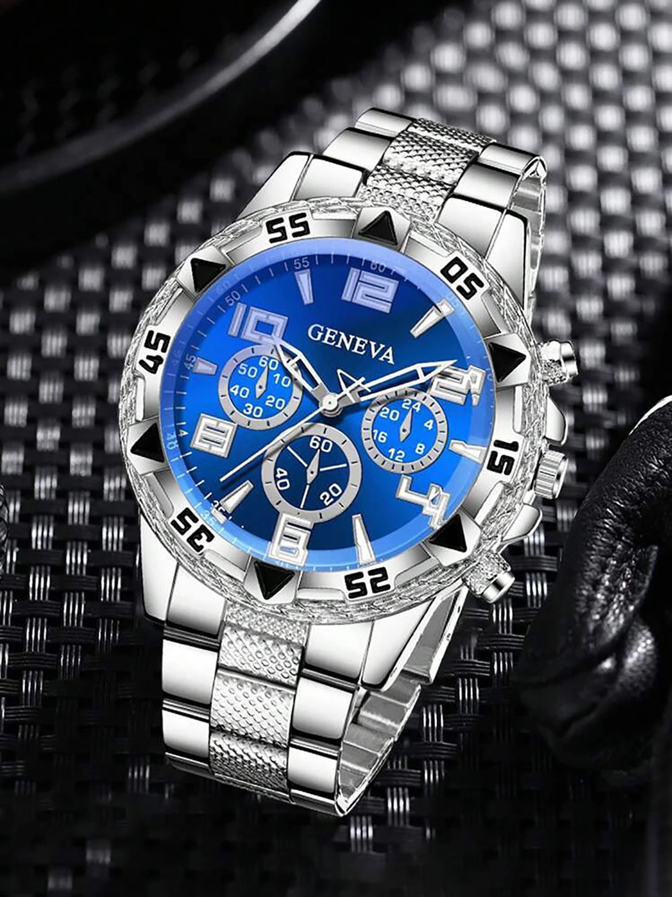trendy and fashionable men's quartz watch, paired with a chain set, wallet, keychain. Suitable as a Father's Day or birthdaygift