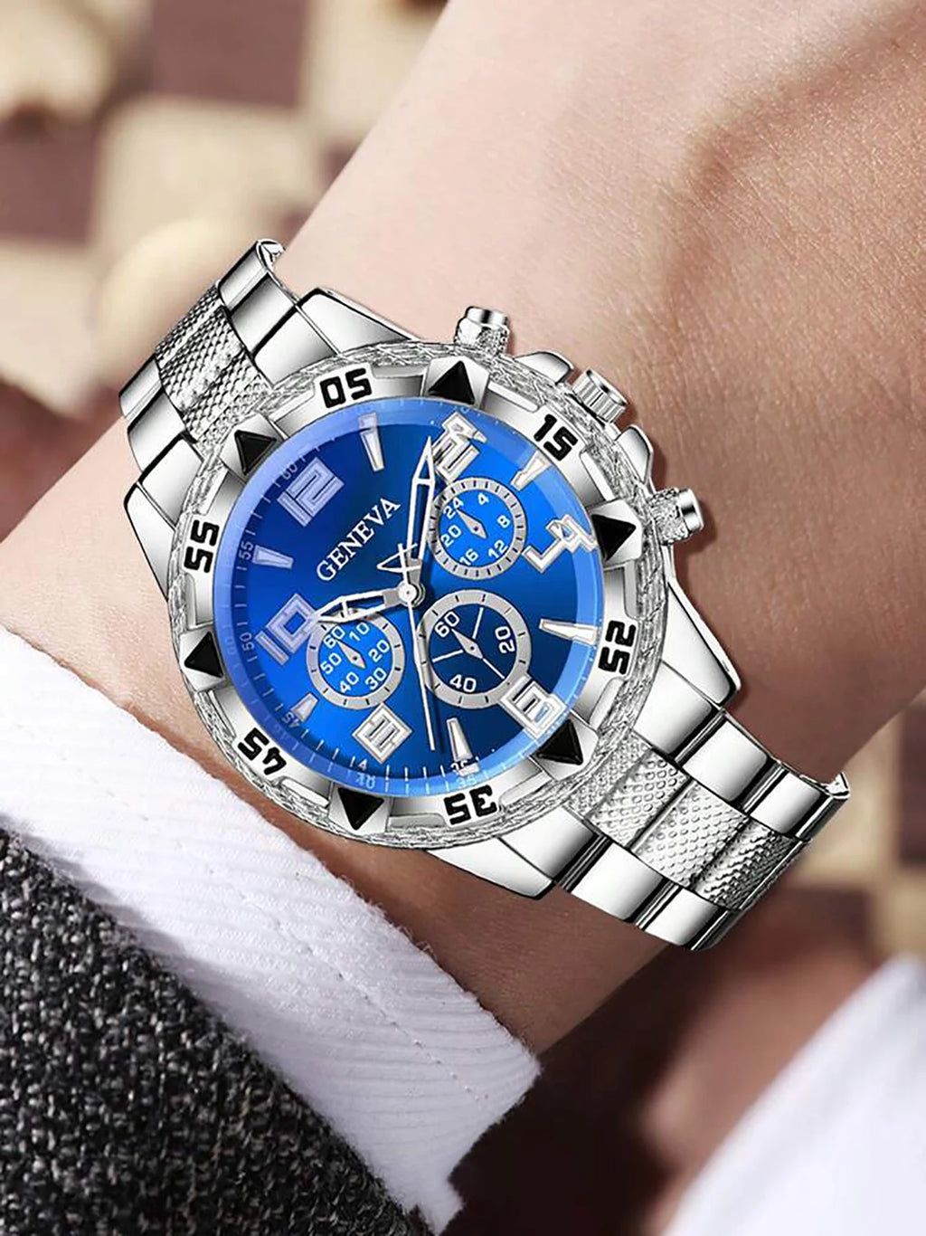 trendy and fashionable men's quartz watch, paired with a chain set, wallet, keychain. Suitable as a Father's Day or birthdaygift